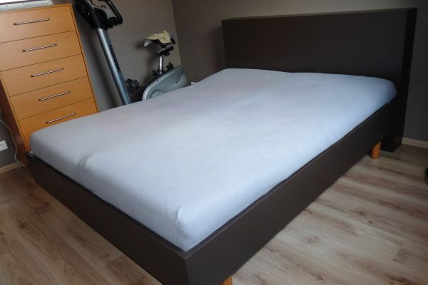 bed-66CA9E1A6-5E90-46F4-C3E3-1BBC0B4FF604.jpg